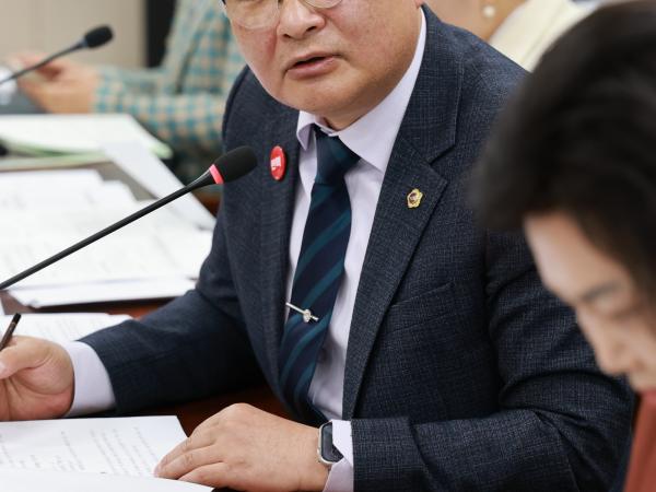 제388회 임시회 경제관광문화위원회 회의 첨부이미지 : 25년03월17일 제388회 경제관광문화위원회 회의  - 023.jpg