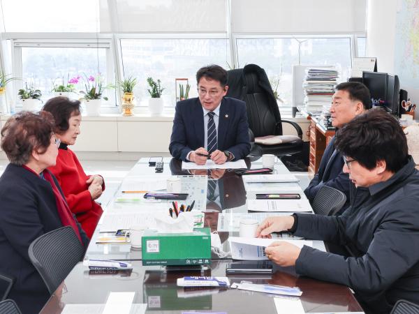 의정자문의원회 의회운영분과 회의 첨부이미지 : 25년03월19일 의정자문의원회 의회운영분과 회의_08.jpg