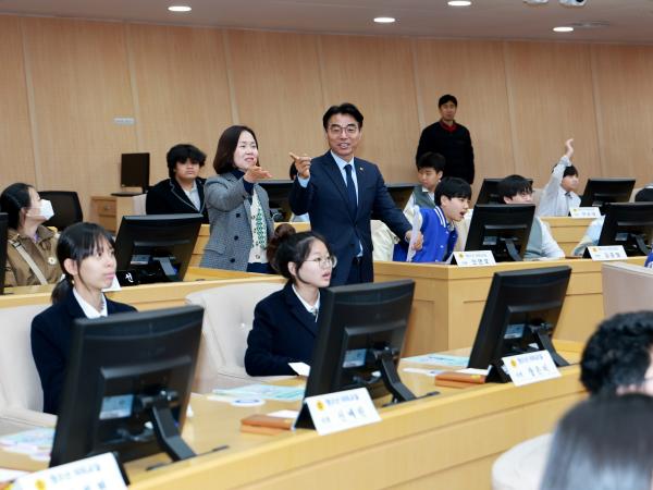 화순 북면중, 보성 삼광중 청소년의회교실 첨부이미지 : 25년03월06일 화순 북면중_ 보성 삼광중 청소년의회교실 - 059.jpg
