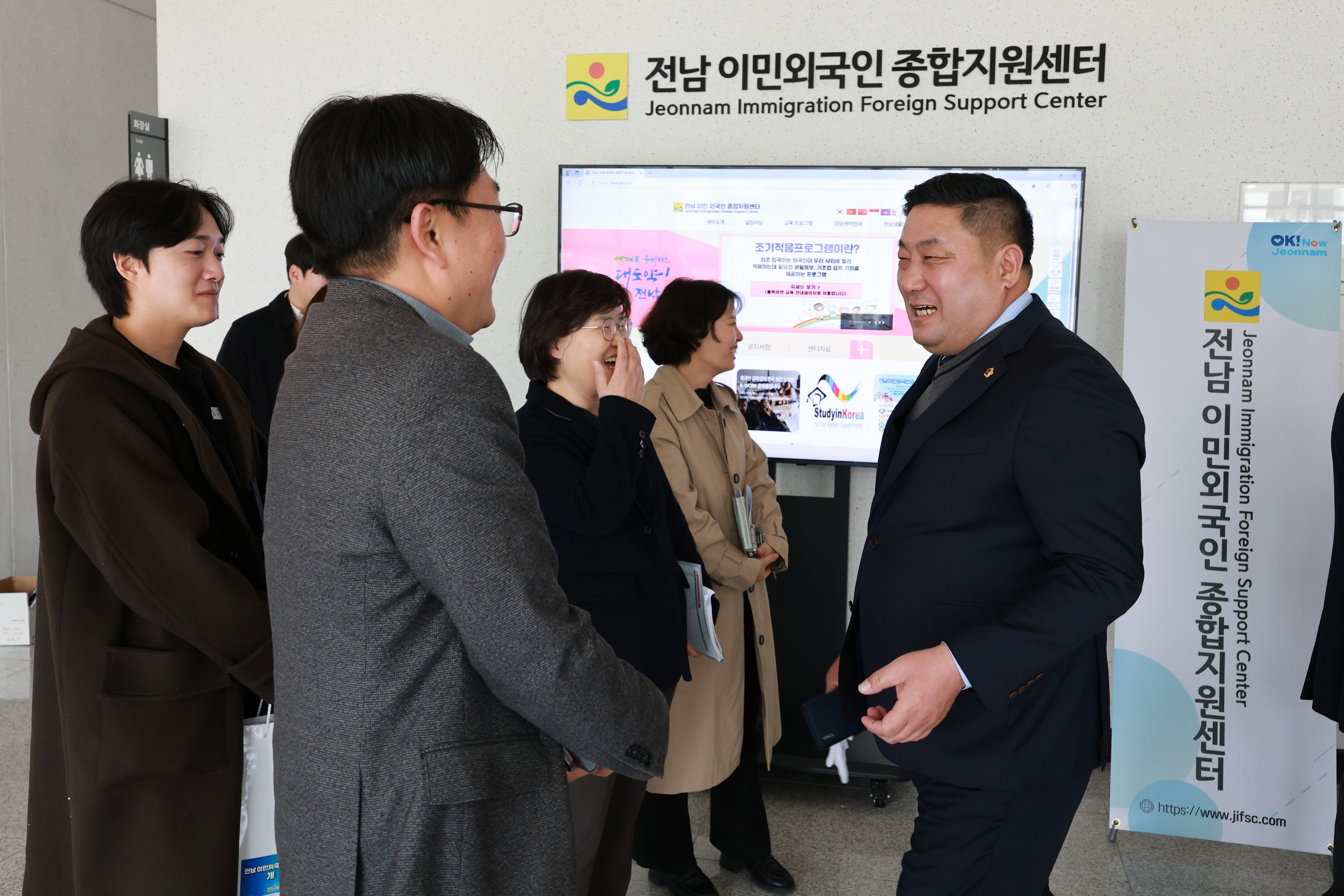 전남 이민외국인 종합지원센터 개소식 첨부이미지 : 25년03월07일 전남 이민외국인 종합지원센터 개소식 - 031.jpg