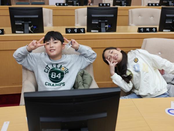 25년 12월 2일 청소년의회교실 (5) 10