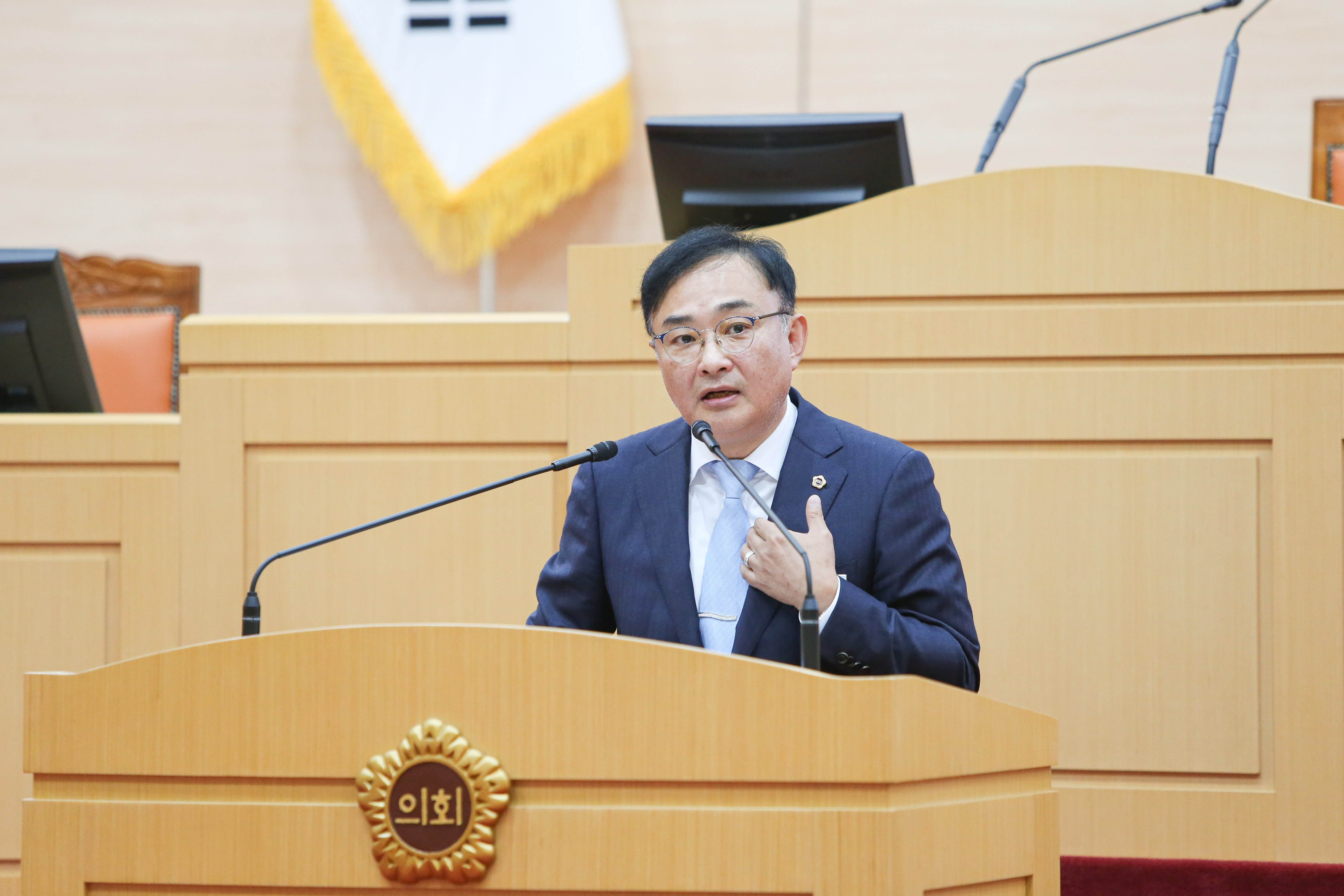 0004_20231103151439_23